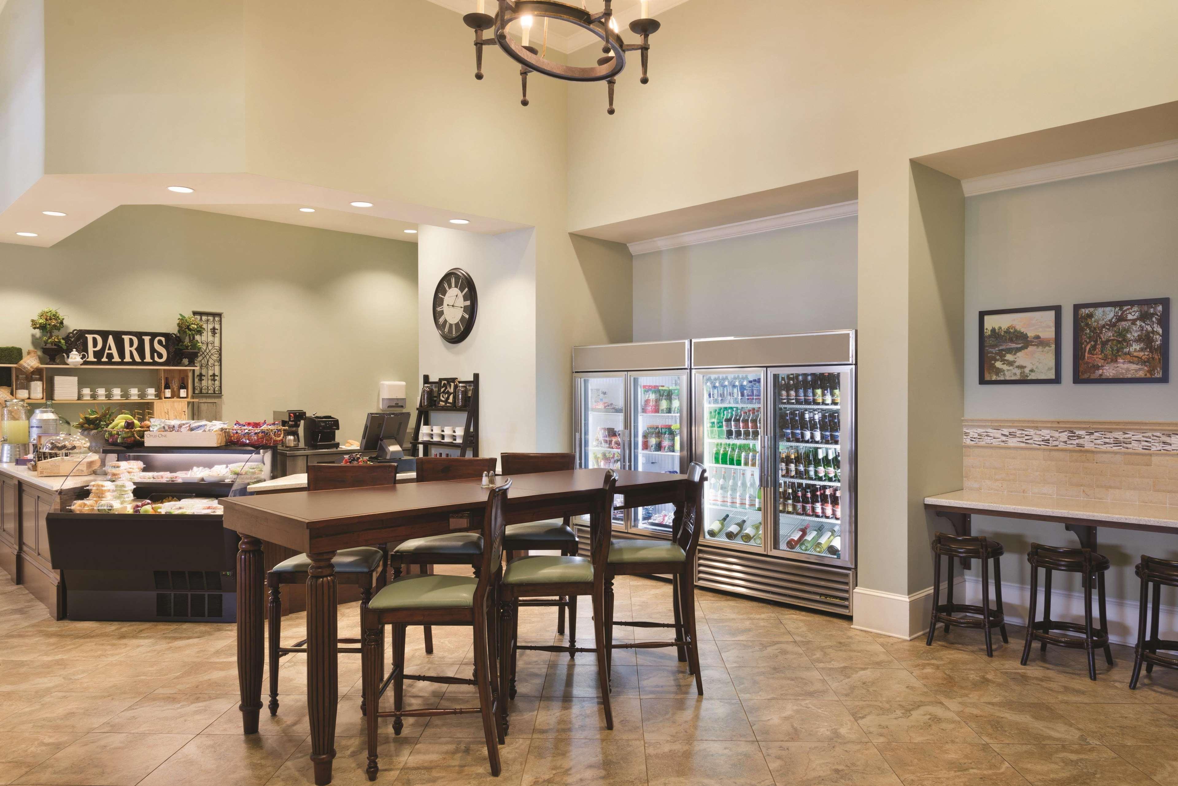 Embassy Suites Savannah Historic District Екстер'єр фото