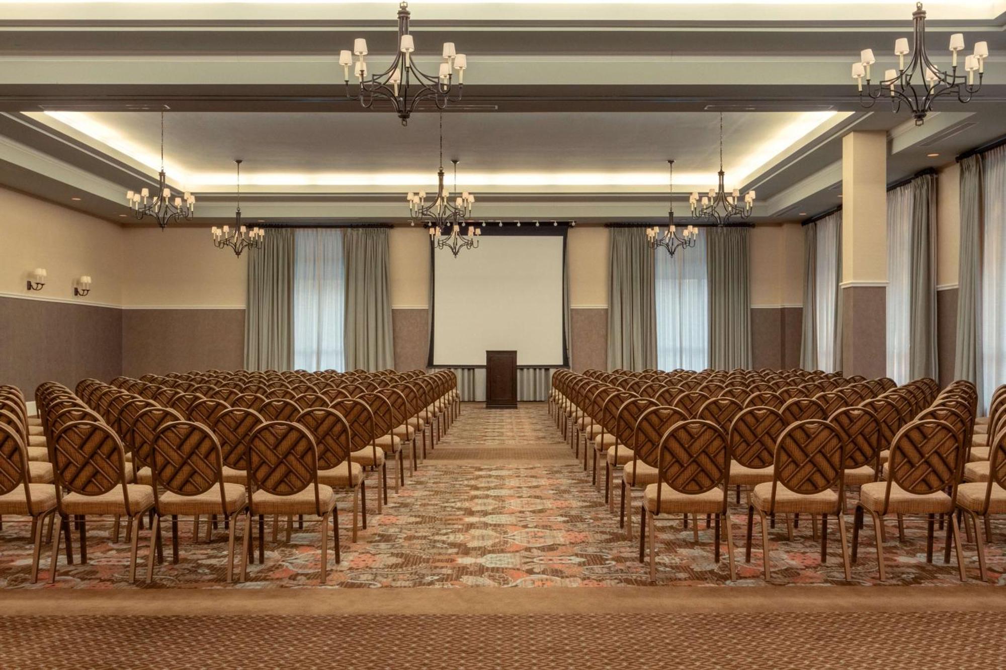 Embassy Suites Savannah Historic District Екстер'єр фото