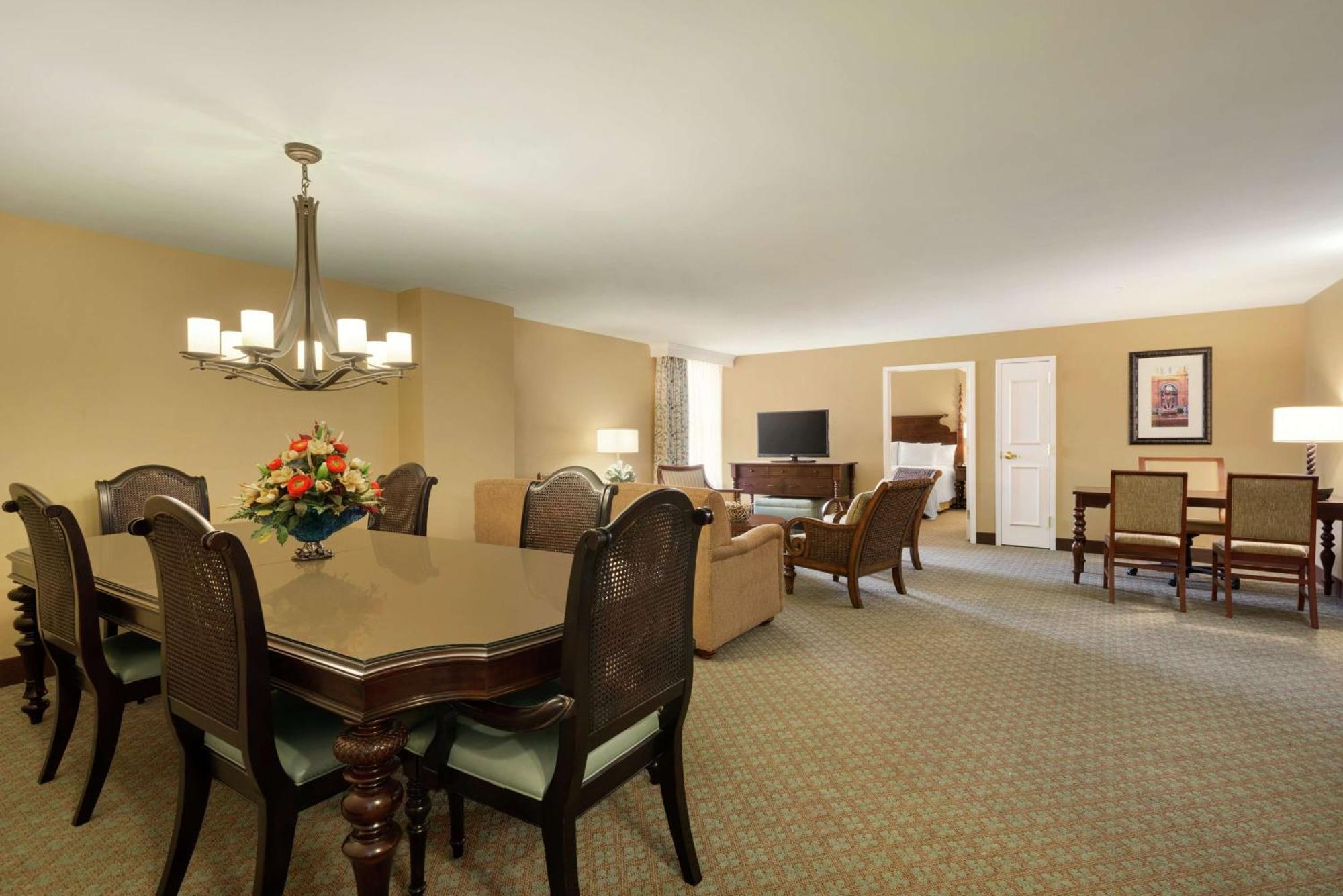 Embassy Suites Savannah Historic District Екстер'єр фото
