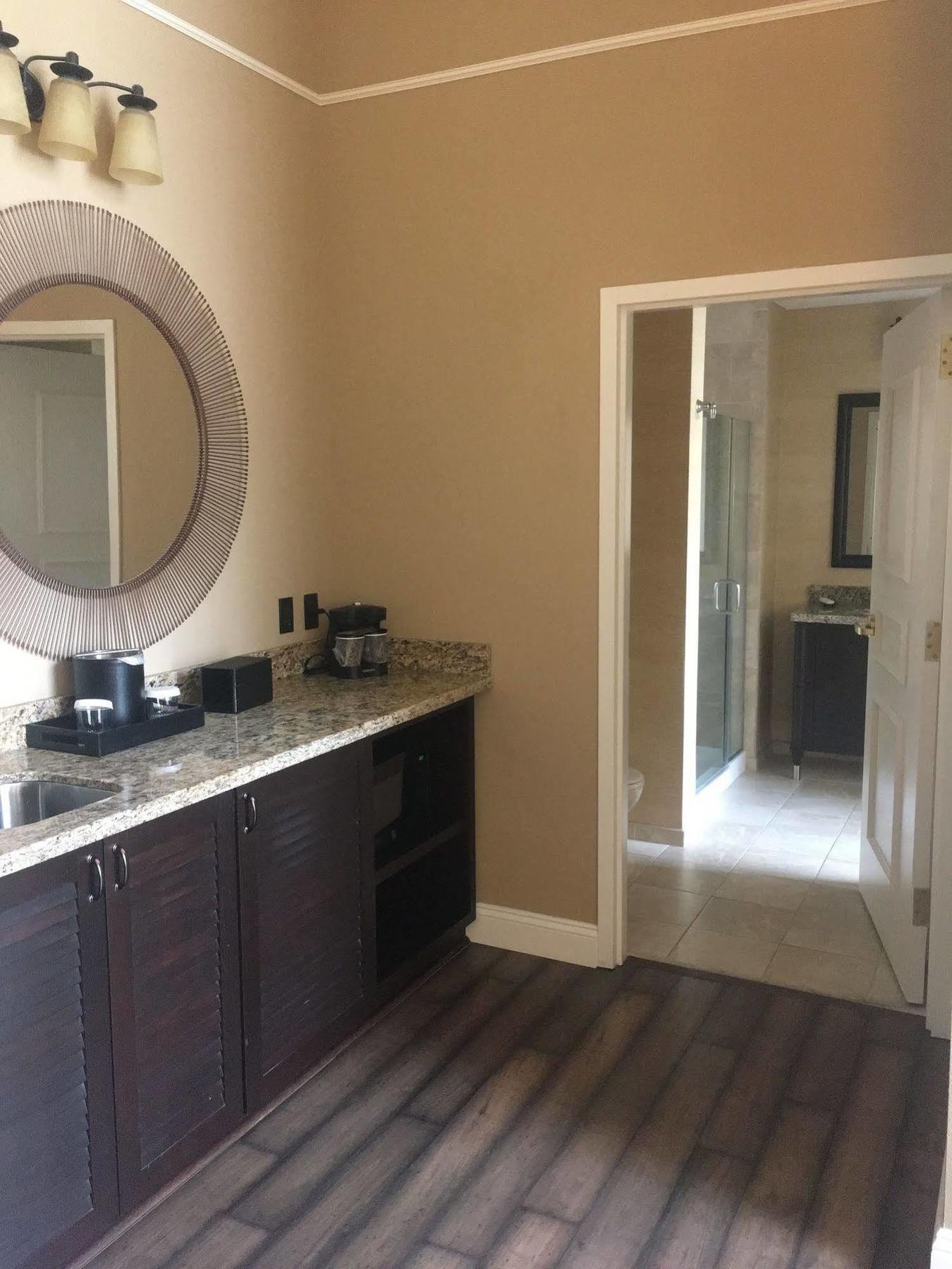 Embassy Suites Savannah Historic District Екстер'єр фото