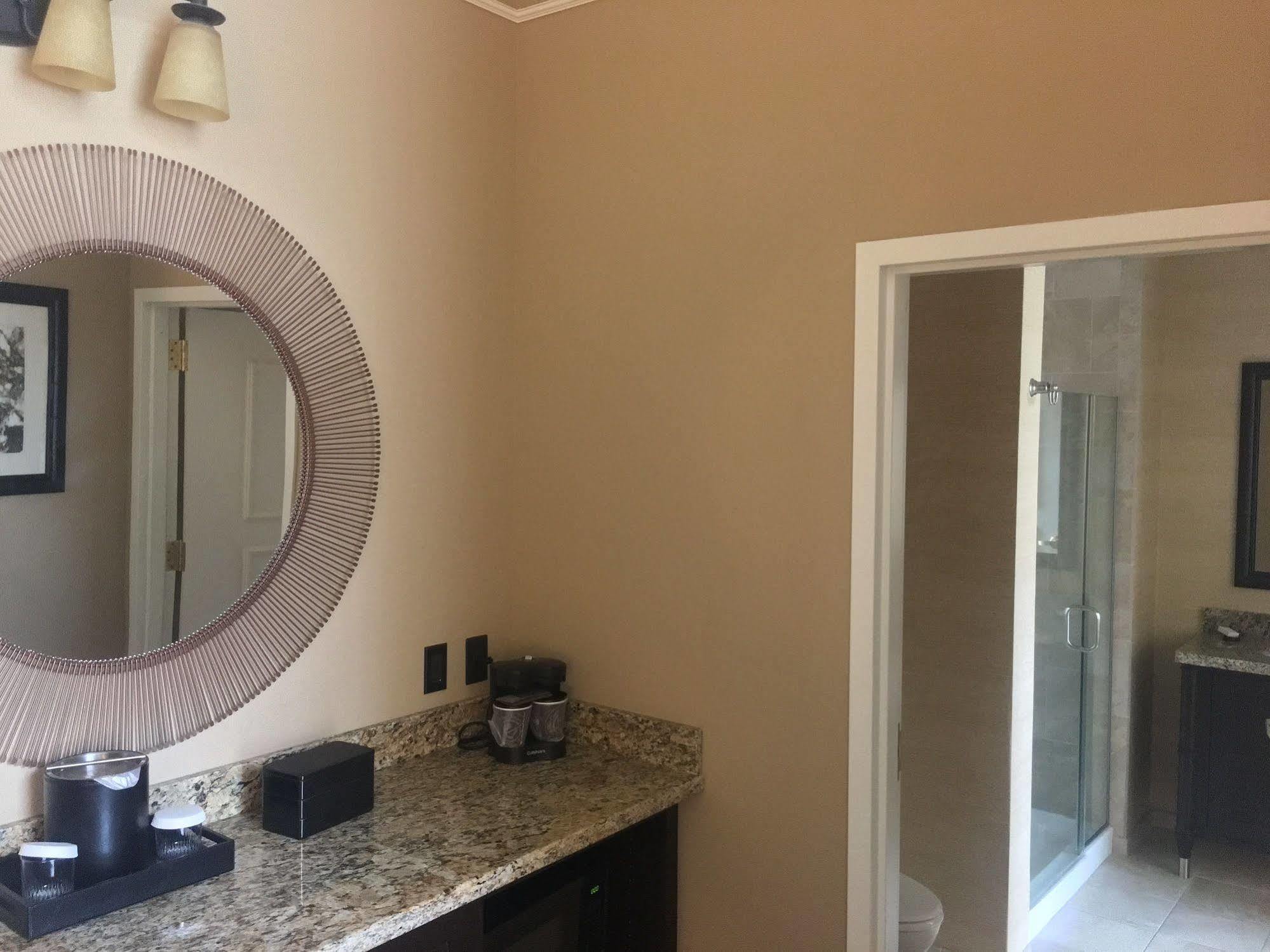 Embassy Suites Savannah Historic District Екстер'єр фото
